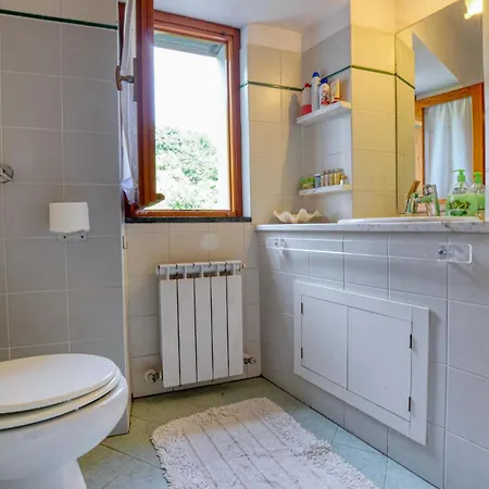 2 Bedroom Pet Friendly In Монелья