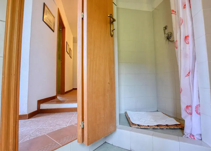 펜션 2 Bedroom Awesome In 모네글리아